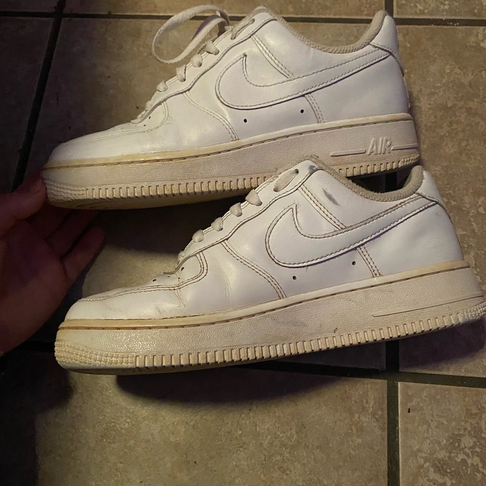 White Nike Air Force 1